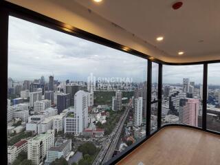 For SALE : Ashton Chula-Silom / 2 Bedroom / 2 Bathrooms / 62 sqm / 18000000 THB [9809363]