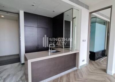 For SALE : Saladaeng One / 1 Bedroom / 1 Bathrooms / 58 sqm / 19500000 THB [S10116]