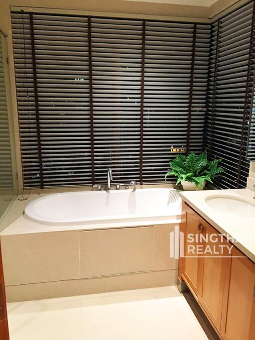 For SALE : The Emporio Place / 2 Bedroom / 2 Bathrooms / 106 sqm / 19800000 THB [8918405]