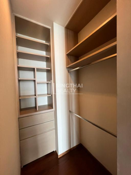 For SALE : Quattro by Sansiri / 2 Bedroom / 2 Bathrooms / 85 sqm / 19900000 THB [S10144]