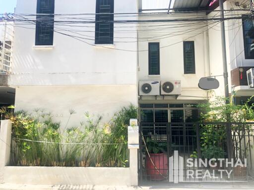 For SALE : House Ekkamai / 2 Bedroom / 2 Bathrooms / 131 sqm / 20000000 THB [7048603]