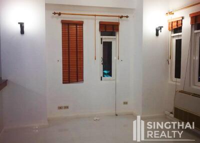 For SALE : Townhouse Thonglor / 3 Bedroom / 3 Bathrooms / 351 sqm / 20000000 THB [7443438]