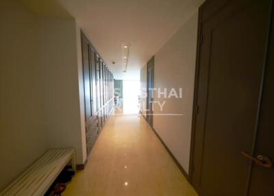 For SALE : Avenue 61 / 3 Bedroom / 3 Bathrooms / 166 sqm / 20000000 THB [S10052]
