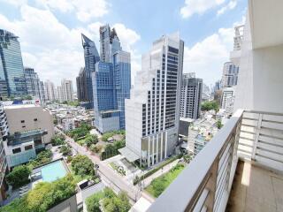 For SALE : Siri Residence / 2 Bedroom / 2 Bathrooms / 105 sqm / 20000000 THB [S11573]
