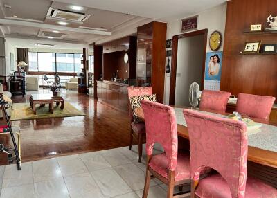 For SALE : President Park Sukhumvit 24 / 3 Bedroom / 3 Bathrooms / 260 sqm / 21000000 THB [9861829]