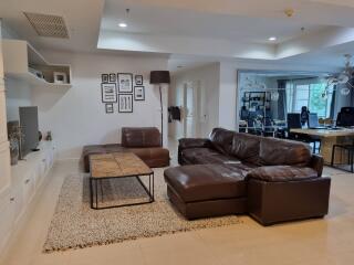 For SALE : La Vie En Rose Place / 3 Bedroom / 3 Bathrooms / 170 sqm / 22000000 THB [10742464]