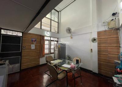 For SALE : Townhouse Phromphong / 5 Bedroom / 5 Bathrooms / 270 sqm / 21500000 THB [9531643]