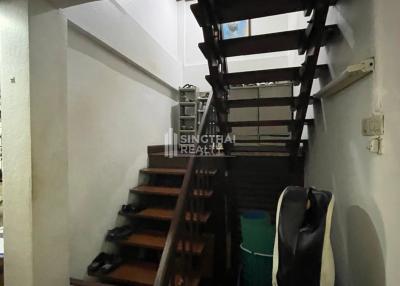 For SALE : Townhouse Phromphong / 5 Bedroom / 5 Bathrooms / 270 sqm / 21500000 THB [9531643]