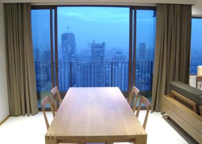 For SALE : The Emporio Place / 2 Bedroom / 2 Bathrooms / 105 sqm / 21500000 THB [S10701]