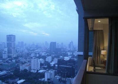 For SALE : The Emporio Place / 2 Bedroom / 2 Bathrooms / 105 sqm / 21500000 THB [S10701]