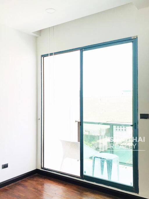For SALE : Townhouse Thonglor / 3 Bedroom / 5 Bathrooms / 343 sqm / 23000000 THB [6694487]