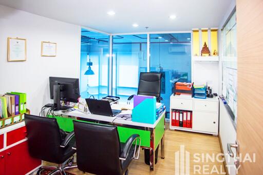 For SALE : The Emporio Place / 1 Bedroom / 1 Bathrooms / 140 sqm / 23000000 THB [8738397]