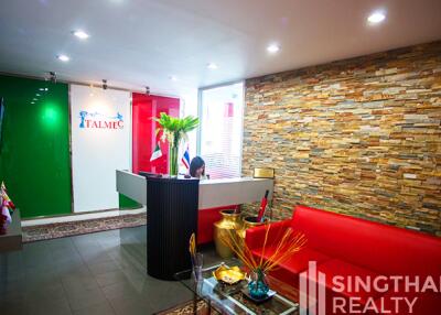 For SALE : The Emporio Place / 1 Bedroom / 1 Bathrooms / 140 sqm / 23000000 THB [8738397]