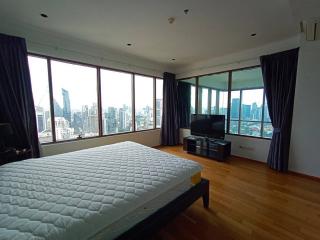 For SALE : The Emporio Place / 2 Bedroom / 2 Bathrooms / 135 sqm / 23500000 THB [3520226]