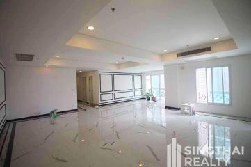 For SALE : La Vie En Rose Place / 3 Bedroom / 3 Bathrooms / 183 sqm / 24000000 THB [7574355]