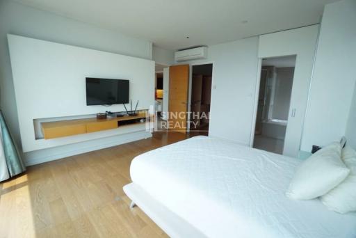 For SALE : Fullerton Sukhumvit / 3 Bedroom / 3 Bathrooms / 152 sqm / 24000000 THB [9077907]