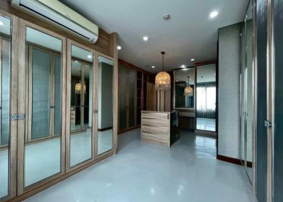 For SALE : Villa Asoke / 3 Bedroom / 4 Bathrooms / 150 sqm / 24000000 THB [10676135]