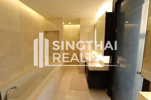 For SALE : Oriental Residence / 2 Bedroom / 2 Bathrooms / 145 sqm / 25000000 THB [4031432]