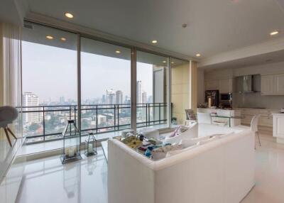 For SALE : Royce Private Residences / 2 Bedroom / 2 Bathrooms / 111 sqm / 25000000 THB [S11570]