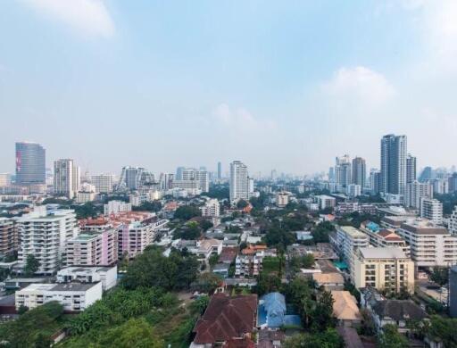 For SALE : Royce Private Residences / 2 Bedroom / 2 Bathrooms / 111 sqm / 25000000 THB [S11570]