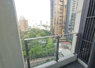 For SALE : The Diplomat 39 / 2 Bedroom / 2 Bathrooms / 76 sqm / 26750000 THB [S11162]