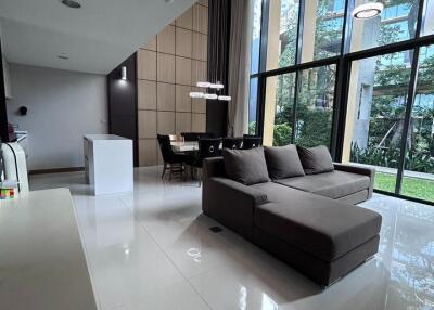 For SALE : The Lumpini 24 / 3 Bedroom / 2 Bathrooms / 158 sqm / 27000000 THB [S10035]