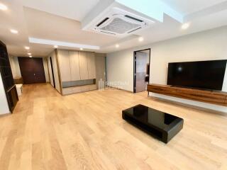 For SALE : Avenue 61 / 4 Bedroom / 4 Bathrooms / 272 sqm / 29000000 THB [9802723]