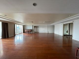 For SALE : D.S. Tower 2 Sukhumvit 39 / 4 Bedroom / 4 Bathrooms / 284 sqm / 29000000 THB [S10477]