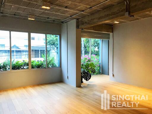 For SALE : Townhouse Thonglor / 3 Bedroom / 3 Bathrooms / 241 sqm / 29500000 THB [7727593]