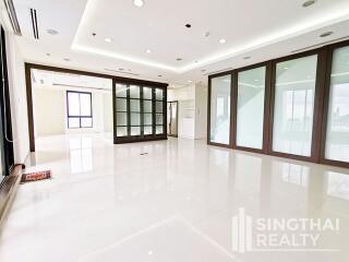 For SALE : Icon III / 3 Bedroom / 4 Bathrooms / 251 sqm / 32000000 THB [7223183]