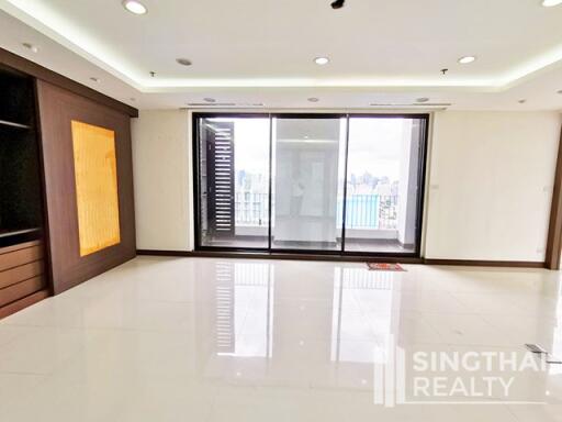 For SALE : Icon III / 3 Bedroom / 4 Bathrooms / 251 sqm / 32000000 THB [7223183]