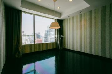 For SALE : Wilshire / 3 Bedroom / 3 Bathrooms / 253 sqm / 32500000 THB [S10231]