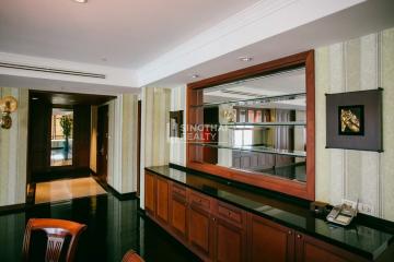 For SALE : Wilshire / 3 Bedroom / 3 Bathrooms / 253 sqm / 32500000 THB [S10231]