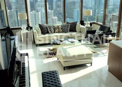 For SALE : The Emporio Place / 2 Bedroom / 3 Bathrooms / 136 sqm / 33000000 THB [4358279]