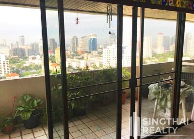 For SALE : Oriental Towers / 3 Bedroom / 3 Bathrooms / 351 sqm / 35000000 THB [8437568]
