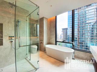 For SALE : Sindhorn Residence / 2 Bedroom / 2 Bathrooms / 141 sqm / 35000000 THB [8561346]