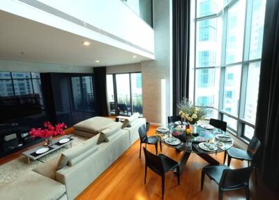 For SALE : Bright Sukhumvit 24 / 3 Bedroom / 3 Bathrooms / 189 sqm / 35500000 THB [10560859]