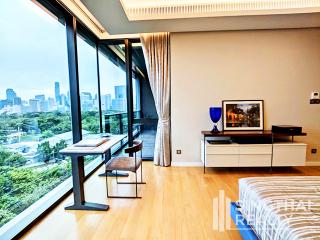 For SALE : Sindhorn Tonson / 1 Bedroom / 1 Bathrooms / 87 sqm / 39600000 THB [9830824]