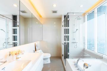 For SALE : Menam Residences / 3 Bedroom / 3 Bathrooms / 161 sqm / 39680000 THB [7654059]