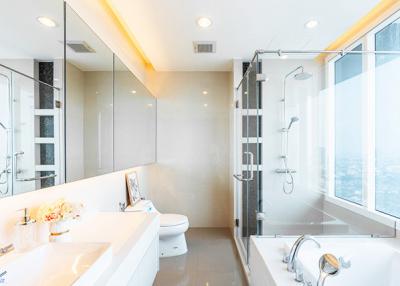 For SALE : Menam Residences / 3 Bedroom / 3 Bathrooms / 161 sqm / 39680000 THB [7654059]
