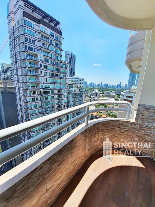 For SALE : Regent on the Park 1 / 3 Bedroom / 3 Bathrooms / 251 sqm / 40000000 THB [8253444]