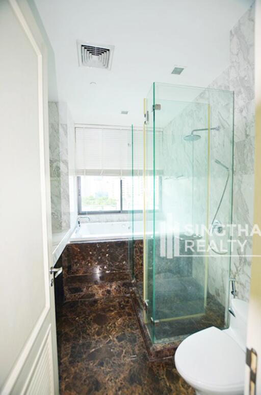 For SALE : Le Raffine Jambu Dvipa Sukhumvit 39 / 2 Bedroom / 3 Bathrooms / 237 sqm / 41500000 THB [6246623]