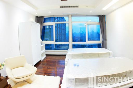 For SALE : The Height / 4 Bedroom / 4 Bathrooms / 277 sqm / 42000000 THB [8864136]