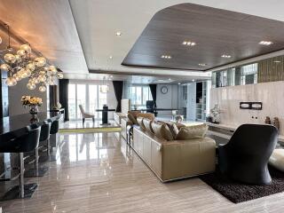 For SALE : CitiSmart Sukhumvit 18 / 3 Bedroom / 3 Bathrooms / 240 sqm / 42000000 THB [S11232]