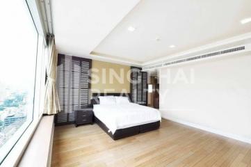 For SALE : Wind Sukhumvit 23 / 3 Bedroom / 3 Bathrooms / 243 sqm / 43000000 THB [3863195]