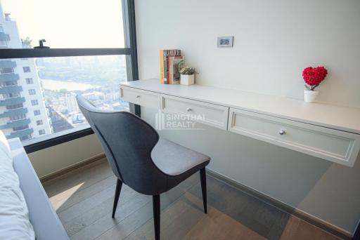 For SALE : Celes Asoke / 3 Bedroom / 3 Bathrooms / 134 sqm / 50000000 THB [S10189]