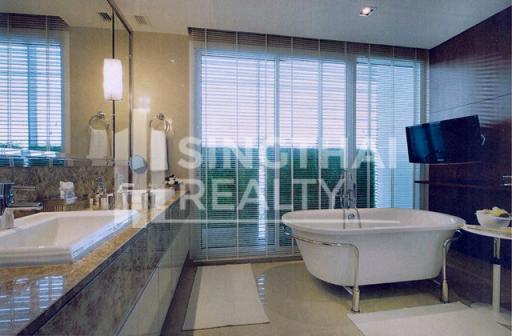 For SALE : Belgravia Residences / 4 Bedroom / 4 Bathrooms / 296 sqm / 50400000 THB [3726995]