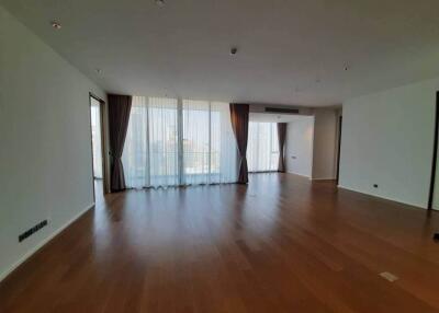 For SALE : Kraam Sukhumvit 26 / 3 Bedroom / 3 Bathrooms / 178 sqm / 52000000 THB [9686623]