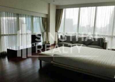 For SALE : Le Raffine Jambunuda Sukhumvit 31 / 3 Bedroom / 3 Bathrooms / 381 sqm / 55000000 THB [4133795]