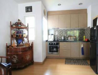 For SALE : Townhouse Ekkamai / 6 Bedroom / 6 Bathrooms / 650 sqm / 55000000 THB [9459310]